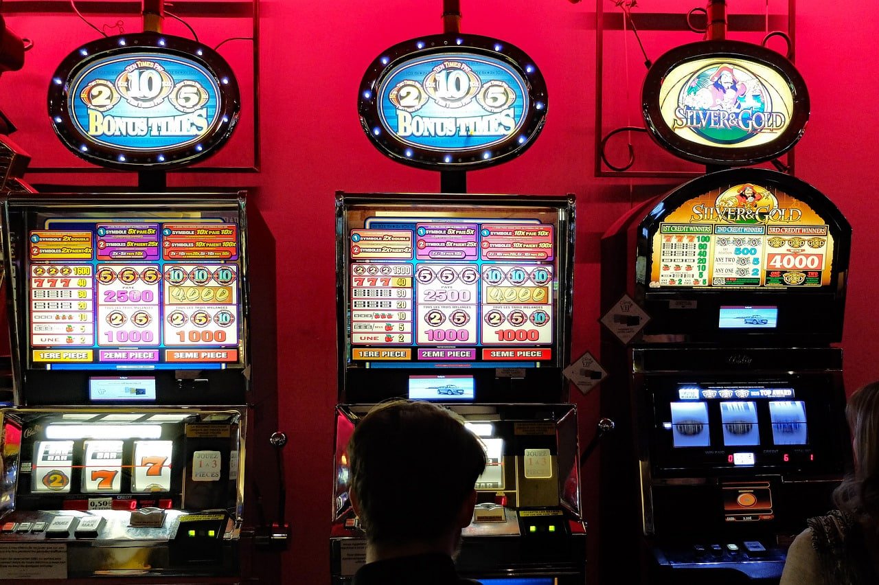 Cricket football and casino-style entertainment sections on bd 5050